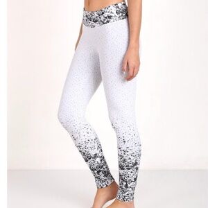 Koral pixelate workout leggings